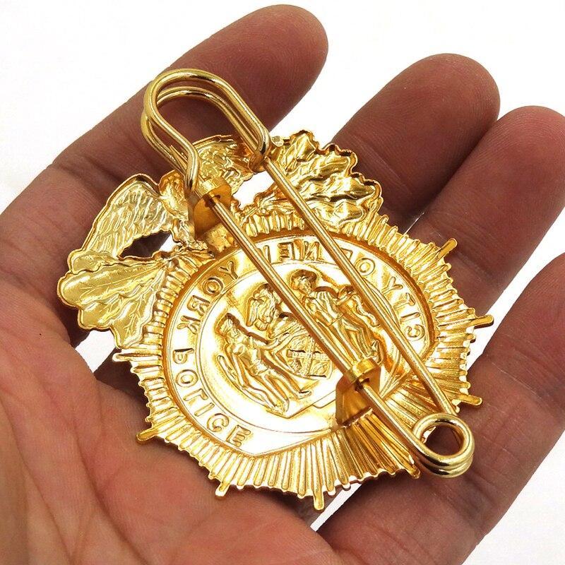 Distintivo vintage della polizia di New York