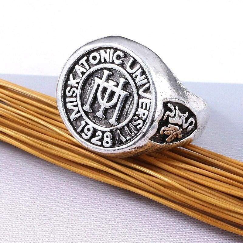 Anello vintage dell'università americana