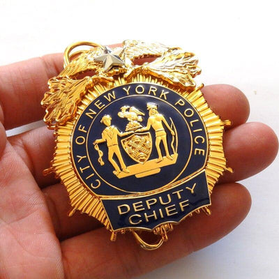 Distintivo vintage della polizia di New York